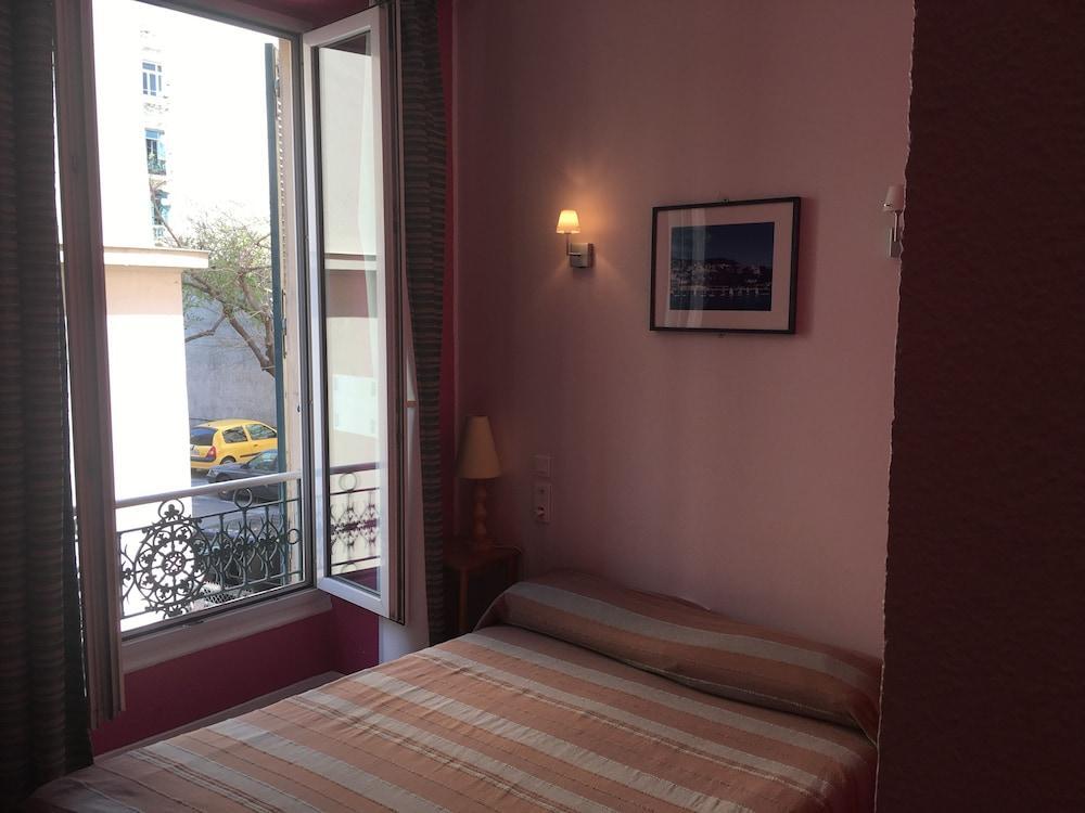 Le Etoile Hotel 2*